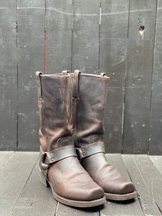 "CLICK \"Learn more about this item\" below to see more details     |  FAUXYFURR VINTAGE  |   |  AMERICAN MADE BOOTS & COATS  | *FAVORITE our shop for up-to-date listings and sales    *FOLLOW us on Instagram to find videos of our coats-----FauxyFurrVintage   *Free USA shipping -  *We accept returns - 20% restocking fee applies *All international sales are final  Men's   US 10 UK  9.5 EU 43 Color: Brown Brand: FRYE Country Of Origin: USA    Boot Height: 11-3/4'' // 29.8 cm  (this is taken from side seam to top of leather strap, heel not included) Calf Width: 15'' // 38.1 cm  (measurement taken at widest part of boot Shaft) Length Heel-to-toe----Measuring outside boot: 12'' // 30.5 cm   Sole: 3 1/2'' // 8.9 cm (across ball of foot) Heel Height: 1-3/4'' // 4.4 cm Toe Shape:   square    Shaft Frye Boots Mens, Vintage Leather Boots, Mens Western Wear, Mens Western, Boots Vintage, Mens Cowboy, Harness Boots, Square Toe Boots, Frye Boots