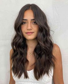 Naturally Wavy Hair Cuts, Brown Hair Inspo, Beach Wave Hair, Wavy Haircuts, Natural Wavy Hair, Haircuts For Wavy Hair, Long Wavy Hair