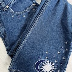 These Are The Most Insane Embroidered Vintage No Boundaries Jeans. Brand For Exposure Only! Would Be So Cute For A Festival. Size: Juniors 5 (27/4) Offers And Bundles Welcomed Embroidered Denim Blue Cotton Jeans, Embroidered Cotton Jeans In Denim Blue, Urban Outfitters Blue Straight Leg Jeans, Urban Outfitters Medium Wash Denim Jeans, White Embroidered Cotton Jeans, Jean Embroidery, Embroidered Stars, Urban Outfitters Jeans, Patchwork Jeans