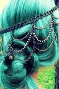 I like it Turquoise Hair, Romantic Hairstyles, Hair Chains, Mermaid Hair, Hair Envy, Grunge Hair, Crazy Hair, Green Hair, Hair Piece