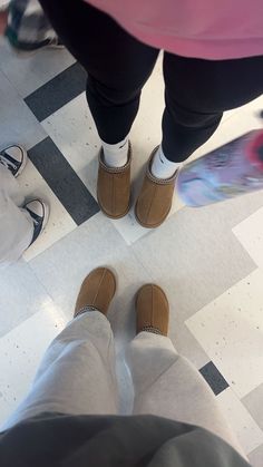 Tasman Uggs Outfits, Tasman Uggs, Uggs Tasman, Dunks Outfit, Blonde With Blue Eyes, Grunge Guys, Snap Friends, Sock Outfits