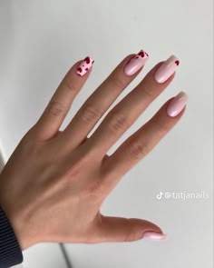 Kylie Nails, Natural Nails Manicure, Spring Acrylic Nails, Modern Nails, Happy Nails, Easy Nails, Minimal Nails, Almond Acrylic Nails