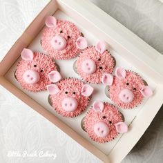 A box of 6 pink pig cupcakes Cupcake Animal Decoration, Pig Cupcakes Easy, Buttercream Farm Animal Cupcakes, Animal Cupcakes Buttercream, Pig Cupcakes Ideas, Cupcakes Decoration Animals, Cute Cupcakes Decoration, Fun Cupcake Designs, Farm Animal Cupcakes Easy