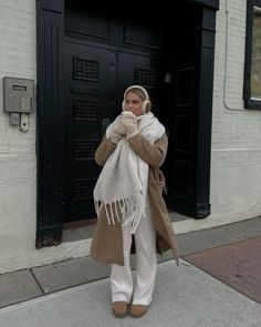 Cream Knit Pants Outfit, Ugh Earmuffs Outfit, Sweatpants And Coat Outfit, Grey Earmuffs Outfit, Fall Outfits Cream Pants, Sweatpants Uggs Outfits, Ugg Earmuffs Outfit, Wide Leg Knit Pants Outfit, Wide Leg Cream Pants Outfit