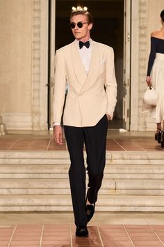 Ralph Lauren Fashion Show, Ralph Lauren Looks, Cream Suit, Ralph Lauren Suits, Spring 2023 Ready To Wear, Ralph Lauren Menswear, Spring Suit, 2023 Ready To Wear