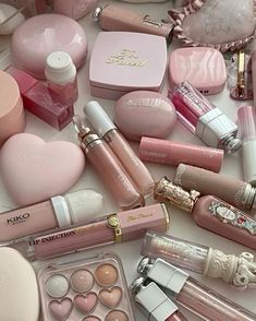 cute pink aesthetic makeup inspo white Pink Make Up Products Aesthetic, Makeup Asethic, Makeup Collage Aesthetic, Pink Makeup Aesthetic Products, Pink Cosmetics Aesthetic, Pink Makeup Products Aesthetic, Pink Things Aesthetic, Ruby Evans