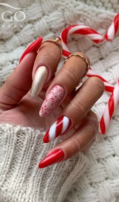 Candy Cane Nails, December Nails, Red Christmas Nails, Winter Nails Acrylic, Nails 2022, Christmas Nails Easy, Christmas Gel Nails, Colorful Nails, Her Nails