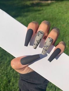 Grey Black Nails Design, Matte Gray Nails Design, Gray Halloween Nails, Grey And Black Nails Designs, Mate Black Nails, Matte Black Nails Design, Matte Black Halloween Nails, Nails Black Matte, Spiderweb Nails