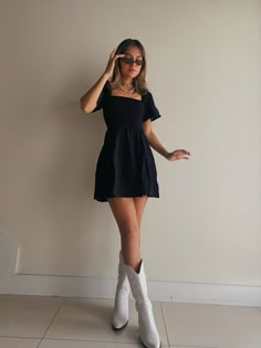 Black Dresses Western, Black Dress And White Boots, Cowboy Boots With A Dress, Fancy Cowboy Boots Outfit, Outfit Ideas Cowgirl Boots, Cowgirl Boots And Dress Outfit Wedding, Black Dress With White Cowboy Boots, Cute Dress With Cowboy Boots, 90s Little Black Dress