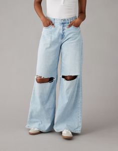 AE Dreamy Drape Stretch Ripped Baggy Ultra Wide-Leg Super High-Waisted Jean American Eagle Jeans Wide Leg, Ripped Baggy Jeans, Super High Waisted Jeans, American Eagle Jeans Women, Baggy Ripped Jeans, High Waisted Ripped Jeans, Preppy Clothes, Casual Preppy Outfits, Preppy Style Summer