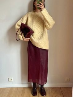 Christmas Outfit Long Skirt, Winter Dinner Party Outfit, Midi Skirt Winter Outfit, Knitted Skirt Outfit, Outfit Long Skirt, Midi Skirt Outfit Winter, Midi Skirt Winter, Skirt Winter, Knitted Skirt