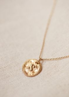 Sara Pendant 9-carat gold - Letters Q to Z - Letter S - 9 Carats Gold - Sézane Colorful Jewelry, Letter Pendants, Gold Letters, Oval Pendant, Initial Pendant, Letter Necklace, Letter S, Jewelry Inspo, Parisian Style