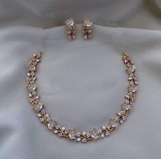 Luxury Gold Bridal Necklace With Cutdana, Ad Necklace Set Simple, Luxury Temple Style Diamond Necklace For Reception, Luxury Temple Jewelry Danglers For Formal Occasions, Ad Jwellary Design, Ad Set Jewellery, Cz Necklace Indian Gold, White Stone Necklace Indian Gold, Ad Stone Necklace