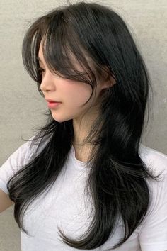 Korean Curtain Bangs Square Face, Layered Curtain Bangs Medium Hair Asian, Asian Hair With Curtain Bangs, Korean Haircut Curtain Bangs, Layered Haircut Korean, Korean Long Hair With Bangs, Korean Long Haircut, Romantic Haircut, Layered Hair Korean