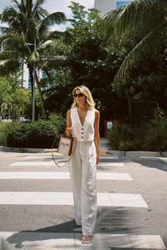 Elegantes Party Outfit, Garden Party Outfit, Outfit Elegantes, Wide Leg Pants Outfit, Leg Pants Outfit, Looks Party, Looks Street Style, Outfit Trends, Fashion People