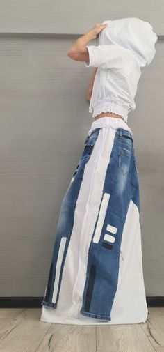 Avant Garde Skirt, White Long Skirt, Moda Denim, Cooler Look, Printed Maxi Skirts, Printed Maxi, Jean Skirt, Blue Jean, Shibori