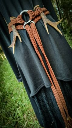 Knit A Belt, Norse Pagan Outfit, Viking Belt Women, Viking Headbands, Authentic Viking Clothing, Viking Outfits Woman, Witch Accessories Diy, Viking Diy Costume, Norse Outfits