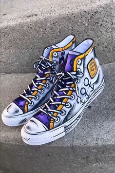 Cel Shaded Shoes, Customized Converse Ideas, Jojo Shoes, Anime Converse, Beach Bum Outfit, Comic Book Shoes, Shoe Art Designs