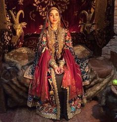 Period Drama Women, Sci Fi Outfit, Aditi Rao Hydari, Aditi Rao, Satin Flower Girl Dress, Bollywood Aesthetic, Maxi Design, Bridal Attire, Afghan Dresses