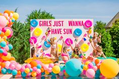 Mulheres na piscina com balões coloridos Bachelorette Photoshoot, Texas Bachelorette Party, Texas Bachelorette, Bachelorette Party Planner, Ultimate Bachelorette Party, Girls Just Wanna Have Sun, Bachelorette Planning, Indoor Ceremony