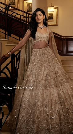 Mehandi Dress, Indian Outfits Modern, Engagement Outfit, Trendy Blouse, Pakistani Dress, Designer Outfits, Dresses Indian, Trendy Blouses