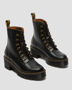 Dr Martens Leona, Shoes Dr Martens, Dr Martens Boots, Leather Heeled Boots, Black Heel Boots, Dr Martens Shoes, Martens Shoes, Moto Boots, Platform Boots