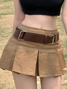 Mary 1, Mia 3, Brown Outfit, Pleated Mini Skirt, Look Cool, Skirt Outfits