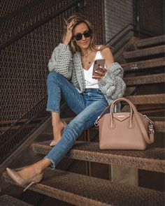 Influencer Moodboard, Hobo Bag Outfit, Hand Bags Ideas, Bags For Ladies, Woman Sitting