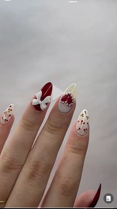 December Nail Colors, Nail Ideas December, December Nail Designs, December Nails Christmas, December Nail Ideas, Cut Dog Nails, Nails December, Nail Designs Christmas, Nail Halloween