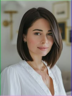 A Line Lob Straight Hair, Colored Bob, Classic Bob Hairstyle, Sleek Short Hair, Classic Bob Haircut, Chic Hairstyle, Haircuts For Medium Length Hair, Chin Length Hair