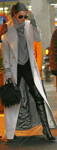 Winter Mode Outfits, Kendall Jenner Street Style, Black Thigh High Boots, Gray Coat, Black Thigh High, Kendall Jenner Outfits, Jenner Style, Grey Coat, Cute Winter Outfits