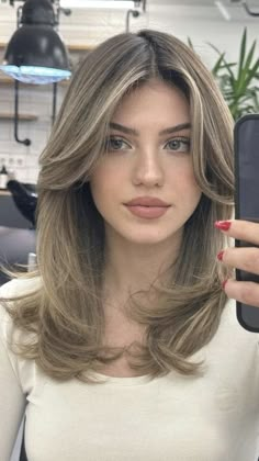 Beautiful Haircuts For Medium Hair, Hair Cuts Ideas For Summer, Indian Curtain Bangs, Butterfly Cut Mid Length Wavy Hair, Medium Haircut With Curtain Bangs, Hair Cuts 2020, Ways To Style Long Hair, Style Long Hair, Haircut With Curtain Bangs