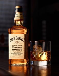 Jack Daniels Tennessee Honey, Jack Daniels Honey, Honey Whiskey, Sunshine And Whiskey, Vodka Wine, Tennessee Honey, Whiskey Girl, Coffee With Alcohol