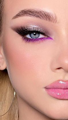 80s Makeup, Silver Makeup, Purple Makeup, Smink Inspiration, Smoky Eyes, Makijaż Smokey Eye, Makeup Eye Looks, Makeup Hacks, Eye Makeup Art