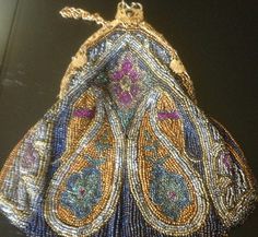 Antique Glass Beaded Purse Antique Beaded Wedding Bags, Antique Beaded Wedding Bag, Vintage Beaded Shoulder Bag, Antique Beaded Purse, Luxury Vintage Beaded Shoulder Bag, Building And Construction, Pretty Purses, Moda Hippie