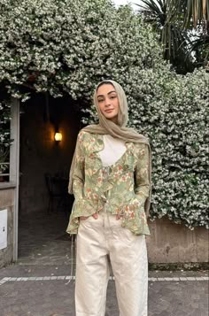 Bangkok Ootd, Summer Hijabi, Abaya Aesthetic, Hijabi Fashion Summer, Hijab Fits, Modest Casual, Modest Casual Outfits, Stile Hijab, Modesty Outfits