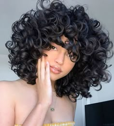 Curly Hair Afro, Curly Afro Hair, Hair Pics, Curly Hair Types, Hairstyle Inspo, Short Curls, Curly Hair Inspiration, Curly Girl Hairstyles, Curly Hair Tips