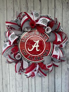 a wreath with the university of alabama on it