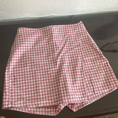 Hollister Skort New With Tag Varsity Cheer, Pink Onesie, White Skort, Denim Skort, Hollister Shorts, Floral Wraps, Gingham Print, Floral Ruffle, Skorts