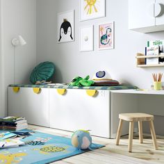 SMÅSTAD bench with toy storage, white/white, 353/8x201/2x187/8" - IKEA Ikea Bench Seat Hack Entryway, Ikea Toy Storage Bedroom, Kids Bench With Storage, Ikea Smastad Bench, Ikea Kids Toy Storage Ideas, Ikea Besta Kids Room, Kidsroom Ikea Room Ideas, Playroom Organization Ikea, Toy Corner In Living Room