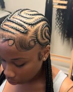 Free Style Braids For Black Women, 8-10 Stitch Braids With Design, Straight Back Design Braids, Braider Aesthetic, 4 Criss Cross Stitch Braids, Stitch Cornrows For Black Women, Braided Hairstyles To The Back, Corn Row Braids Styles, 10 Cornrows