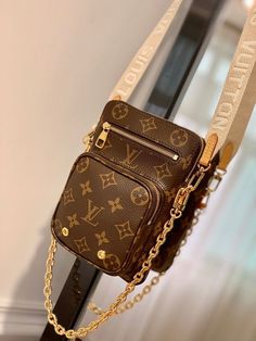 🔥 Explore Bestsellers! 👆 🔥 Explore Bestsellers! 👆 Lv Crossbody Bag, Louis Vuttion, Faux Fur Handbag, Expensive Bag, Fur Handbags, Ladies Bag, Lv Bags, Handbag Heaven, Fancy Bags