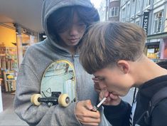 #friends #city #explore #sming #skating #skate #skateboard #skater Skater Friends, Skate Kitchen, How To Skateboard, Skate Boy, Esther Hicks, Boys Don't Cry, I Lose, Skateboarding