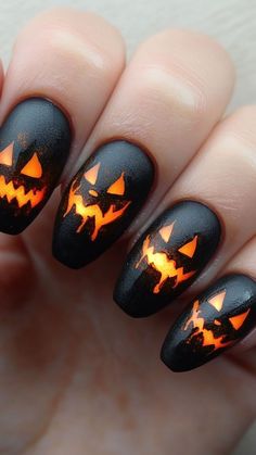 Mens Halloween Nail Art, Black Nails With Halloween Design, Acrylic Halloween Nail Designs, Spooky Halloween Nail Designs 2024, Jackolantern Nails, Jack O Lantern Nails, Halloween Nail Designs Acrylic, Michael Myers Nails, Halloween Nails Gel