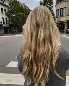 Beachy Blonde Hair, Blonde Layered Hair, Dark Blonde Hair Color, Repeat After Me, Dark Blonde Hair, Blonde Hair Inspiration, Hair Appointment, Hair Stylies, Dye My Hair