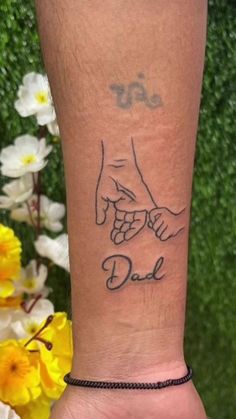 Father’s Day Tattoo, Tattoo Ideas For Fathers, Mum And Dad Tattoos, Dad Daughter Tattoo, Daughter Tattoo Ideas, Papa Tattoo, Dad Memorial Tattoo, Daughter And Father Tattoo, Wrist Tattoos Words