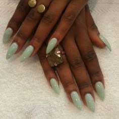 Love the color and shape Solid Color Nails Black Skin, Green Nails On Black Skin, Black Skin Nail Color, Pretty Solid Color Nails, Solid Green Acrylic Nails, February Gel Nail Colors, Nail Colors On Brown Skin, Nail Color On Dark Skin, Solid Color Nails With Design