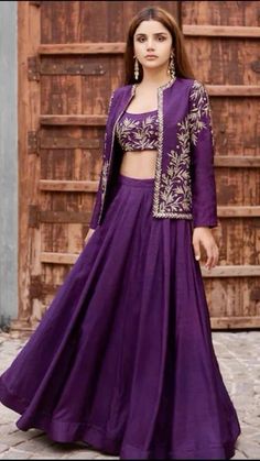 Georgette Gown, Sari Design, Indian Outfits Lehenga, Lehenga Designs Simple, Choli Designs, Indian Dresses Traditional