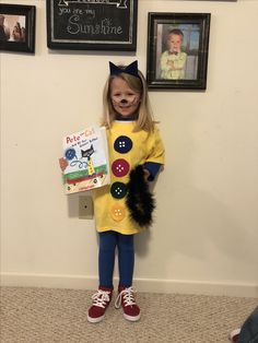 Pete the Cat Costume Pete The Cat Character Day Costume, Pete The Cat Costume Diy, Bookweek Costumes, Easy Book Week Costumes, Storybook Costumes, Cat Christmas Costumes, Cat Girl Costume