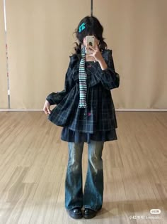 Skirt Outfits For Winter Aesthetic, Art Outfit, Funky Outfits, Grunge Goth, Cool Fits, Geek Chic